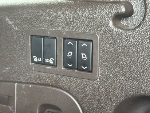 Used 2020 GMC Yukon XL Denali RWD image 8