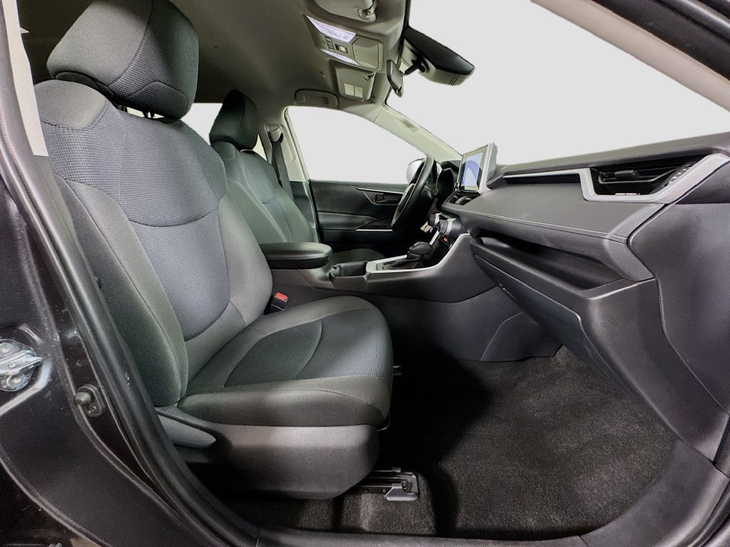Used 2023 Toyota RAV4 LE AWD/4WD image 29