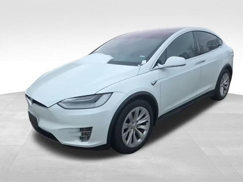 Used 2020 Tesla Model X Long Range image 2