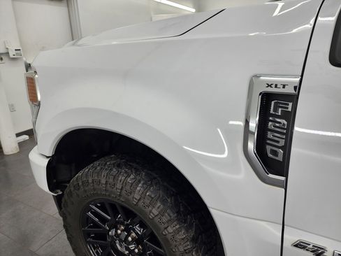 Used 2022 Ford F250 XLT w/ Black Appearance Package image 32