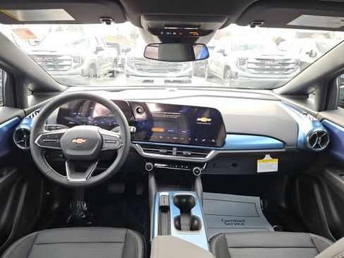 New 2026 Chevrolet Equinox EV LT image 21