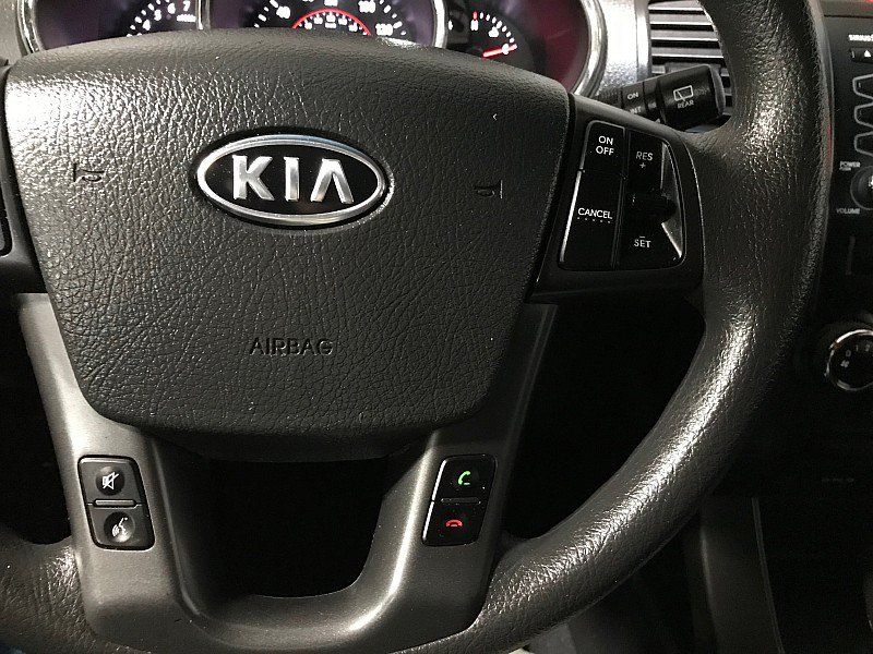 Used 2013 Kia Sorento LX w/ Value Pkg FWD image 25
