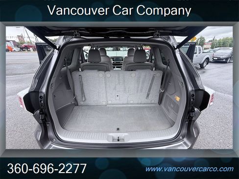 Used 2015 Toyota Highlander XLE AWD/4WD image 16