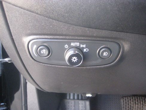 Used 2020 Chevrolet Equinox LT w/ Midnight Edition image 18