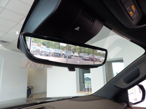Used 2023 Chevrolet Suburban High Country AWD/4WD image 18