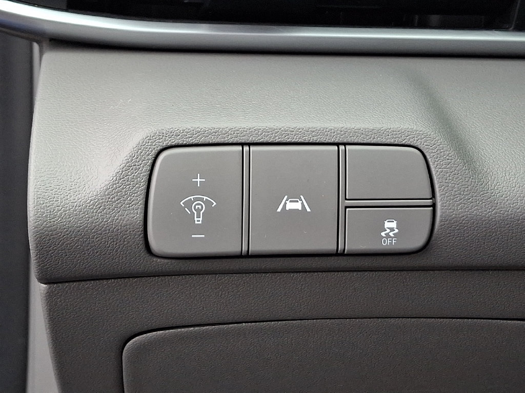 Used 2023 Hyundai Elantra SEL FWD image 24
