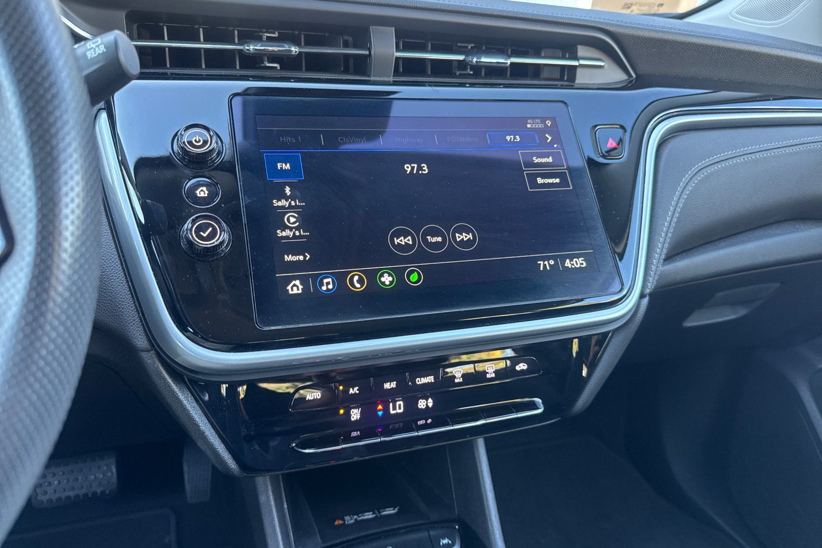 Used 2023 Chevrolet Bolt EUV LT FWD image 27