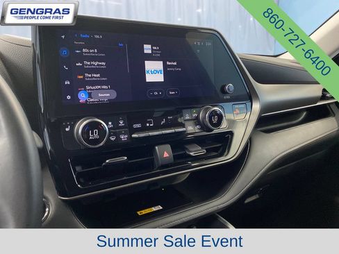 Used 2023 Toyota Highlander XLE AWD/4WD image 18