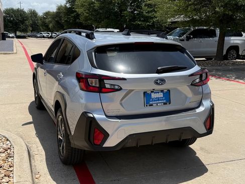 Used 2025 Subaru Crosstrek 2.5i Premium AWD/4WD image 3
