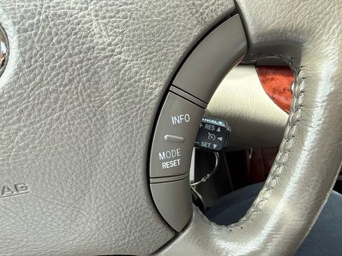 Used 2005 Toyota Camry XLE w/ VSC & Side Airbag Pkg FWD image 22