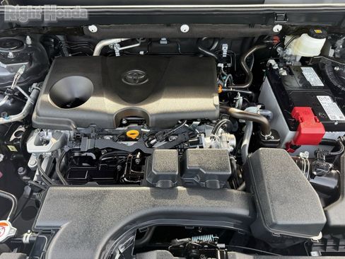 Used 2025 Toyota RAV4 XLE Premium image 30