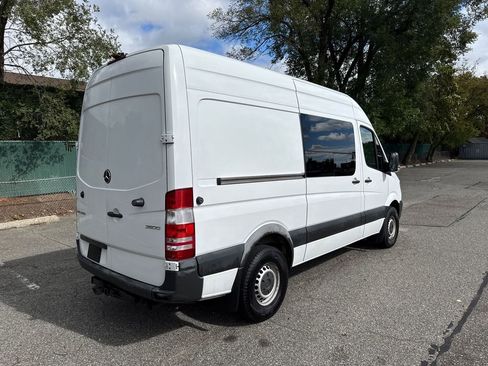 Used 2017 Mercedes-Benz Sprinter 2500 image 6