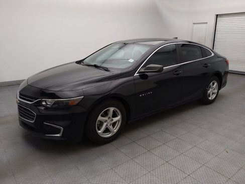 Used 2018 Chevrolet Malibu LS FWD image 2