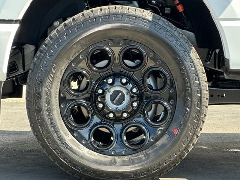 New 2026 Ford F250 Lariat w/ Black Appearance Package image 24