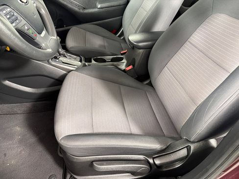 Used 2018 Kia Forte LX w/ LX Popular Package FWD image 11