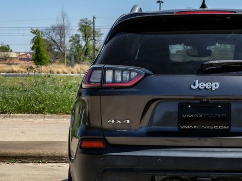 Used 2019 Jeep Cherokee Latitude Plus w/ Comfort/Convenience Group image 54