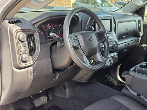 Used 2025 Chevrolet Silverado 1500 Custom Trail Boss AWD/4WD image 13