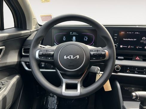 Used 2024 Kia Sportage LX AWD/4WD image 13