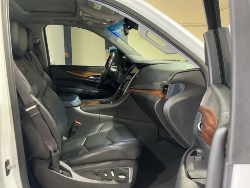 Used 2016 Cadillac Escalade Premium image 14