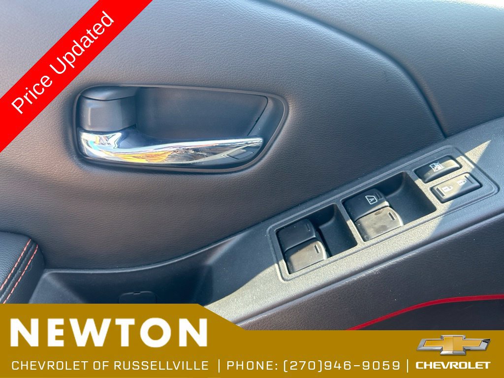 Used 2025 Nissan Frontier 2WD Crew Cab image 9
