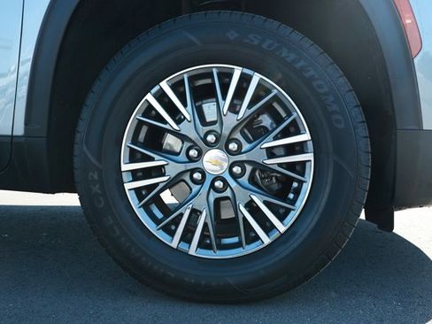 Used 2024 Chevrolet Traverse LT FWD image 5