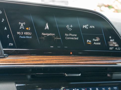 Used 2021 Cadillac Escalade Premium Luxury w/ LPO, Radiant Package AWD/4WD image 24