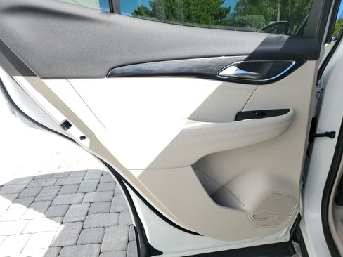 Used 2022 Buick Envision Essence w/ Safety Package image 17