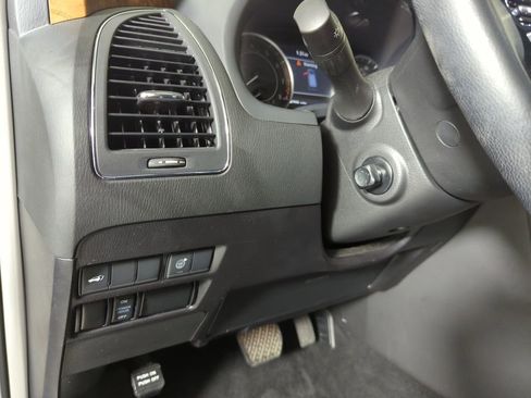 Used 2022 Nissan Armada SL w/ Captain's Chairs Package RWD image 26