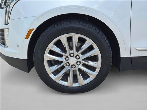 Used 2018 Cadillac XT5 Platinum w/ Driver Assist Package AWD/4WD image 21
