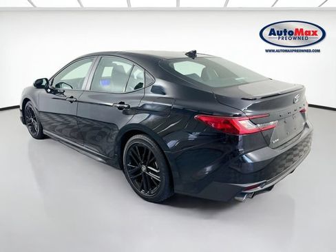Used 2025 Toyota Camry SE FWD image 6