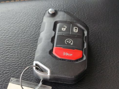 Used 2022 Jeep Gladiator Overland AWD/4WD image 34
