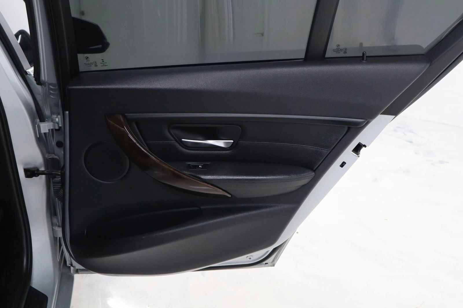 Used 2015 BMW 335i xDrive Sedan AWD/4WD image 18