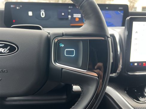 New 2025 Ford Expedition Platinum w/ Stealth Performance Package image 9