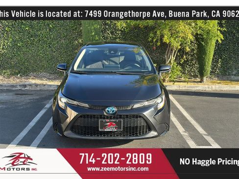 Used 2021 Toyota Corolla LE FWD image 3