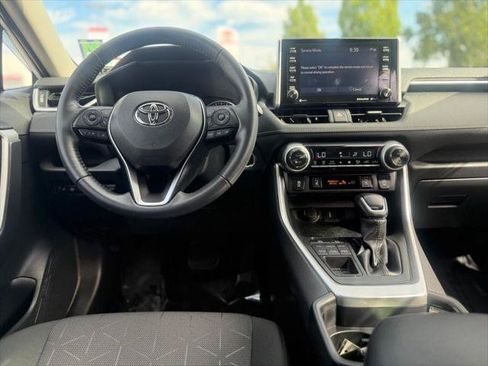 Certified 2020 Toyota RAV4 XLE w/ Convenience Package AWD/4WD image 23
