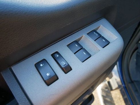 Used 2011 Ford F350 Lariat w/ Lariat Interior Pkg image 16