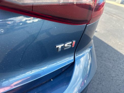 Used 2017 Volkswagen Jetta SE image 14