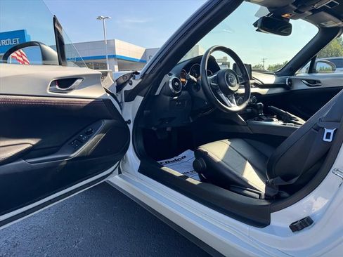 Used 2019 MAZDA MX-5 Miata Grand Touring RWD image 13
