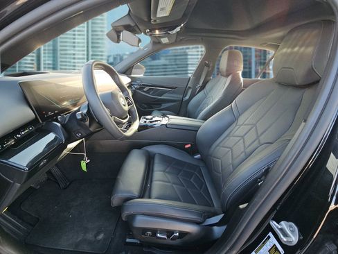 Used 2025 BMW 530i image 12