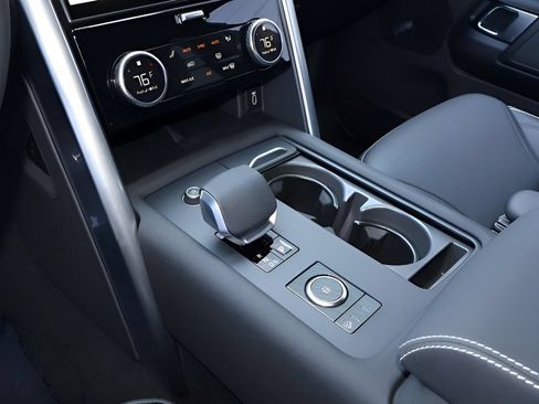 New 2026 Land Rover Discovery Dynamic SE AWD/4WD image 26