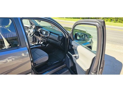 Used 2019 Toyota Tacoma SR5 image 13