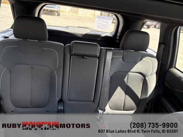 Used 2024 Jeep Grand Cherokee Laredo X w/ Luxury Tech Group I AWD/4WD image 24