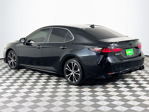 Used 2019 Toyota Camry SE image 6