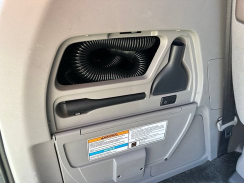 Used 2016 Honda Odyssey SE image 11