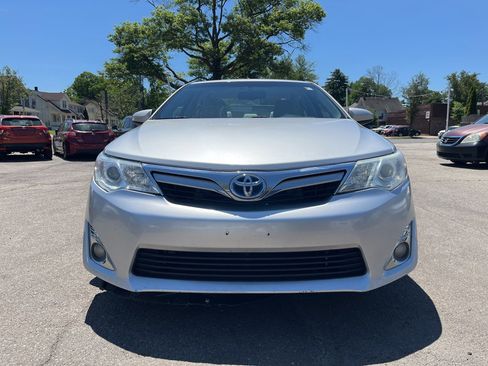 Used 2014 Toyota Camry XLE w/ Convenience Package FWD image 2