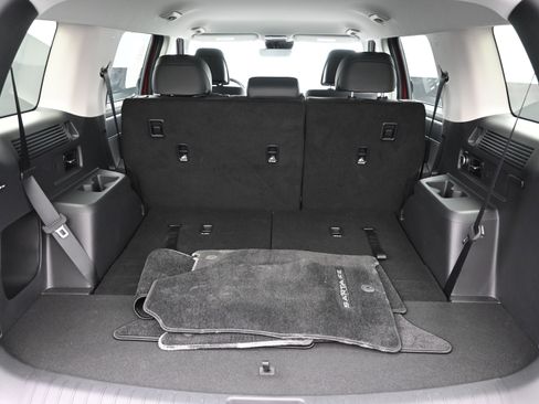 Used 2025 Hyundai Santa Fe SEL w/ Tow & Go Package image 26