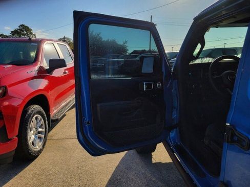 Used 2024 Jeep Wrangler Unlimited Rubicon 4xe w/ Technology Group image 12