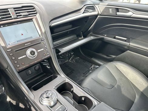 Used 2018 Ford Fusion Titanium FWD image 32