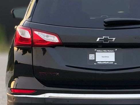 Used 2018 Chevrolet Equinox LT FWD image 13