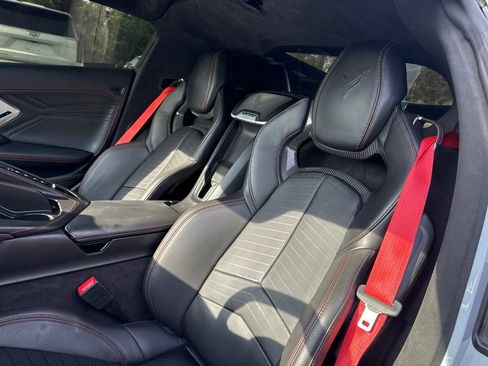 Used 2023 Chevrolet Corvette Z06 w/ Z07 Performance Package RWD image 20